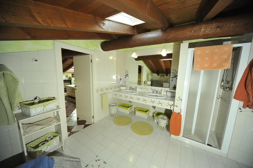 B And B Della Mimosa เดเซนซาโนเดลการ์ดา ภายนอก รูปภาพ