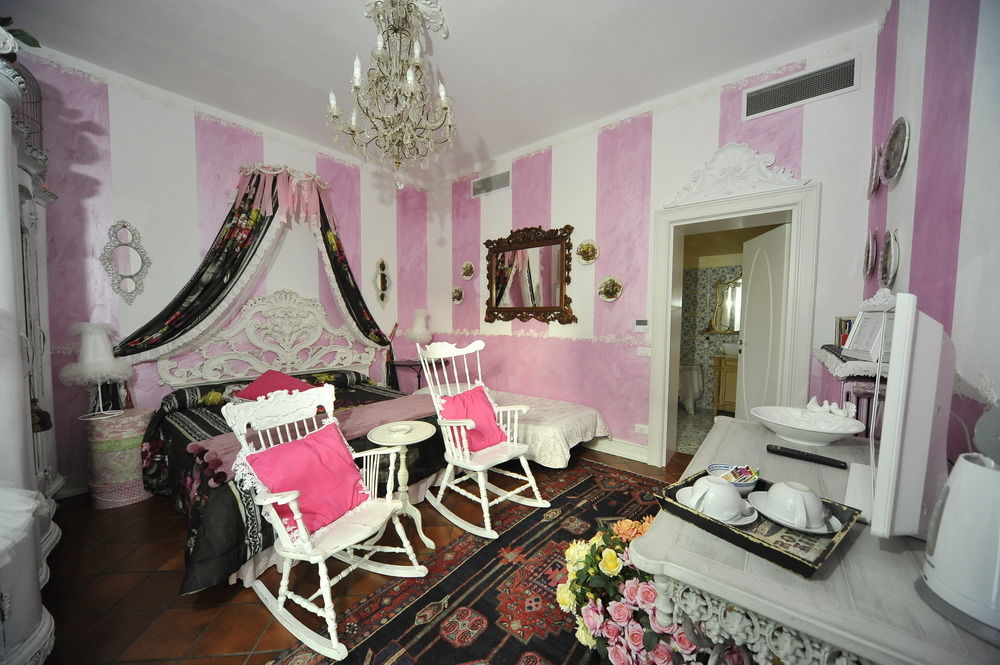 B And B Della Mimosa เดเซนซาโนเดลการ์ดา ภายนอก รูปภาพ